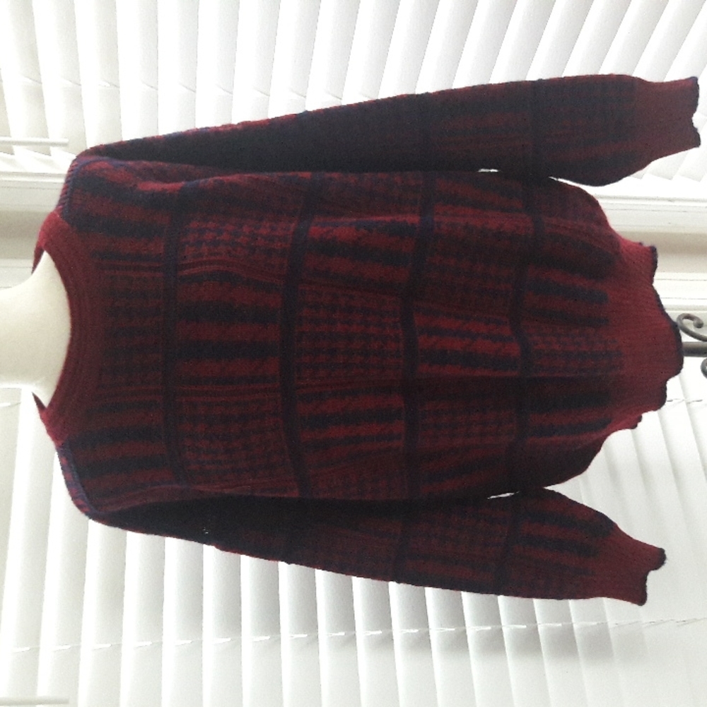 Charnos Knit Wear 100% wool Made in England Crewneck